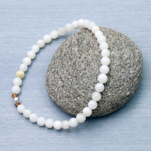 Mother of Pearl Dainty Bracelet